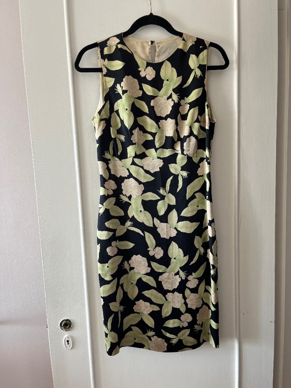 Gorgeous Silk Vintage Floral Pencil Dress, size small
